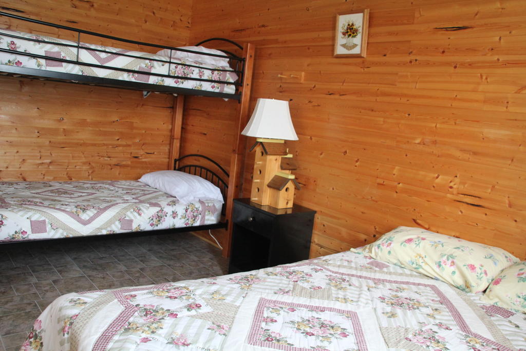 Chalets Grand Pre Cottages North Rustico Room photo